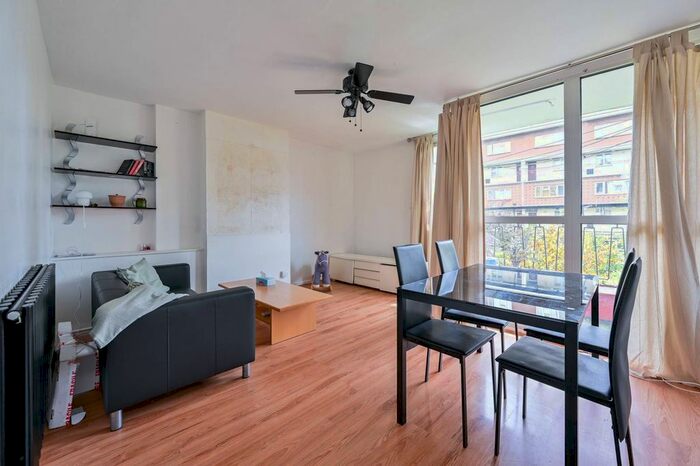 3 Bedroom Flat To Rent In Walworth Place, Elephant And Castle, London, SE17