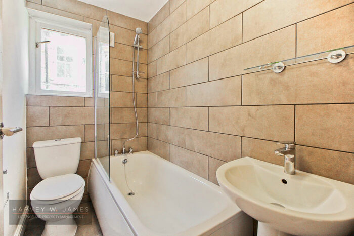 1 Bedroom Flat To Rent In Wolfington Road, SE27