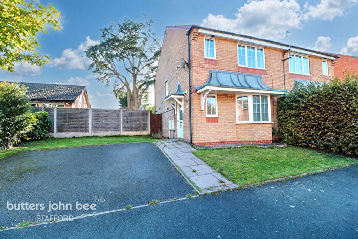 3 Bedroom Semi Detached House For Sale In Chestnut Drive, Stafford, ST17
