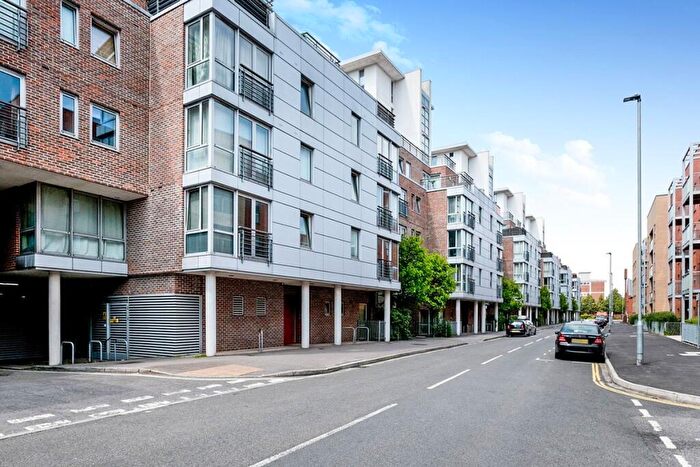 1 Bedroom Flat To Rent In Unicorn House Cross Street, Portsmouth, PO1