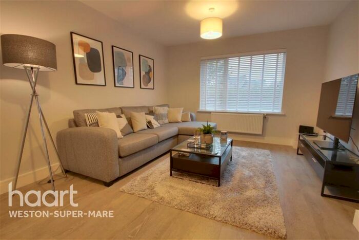 3 Bedroom End Of Terrace House To Rent In Russell Avenue, BS24