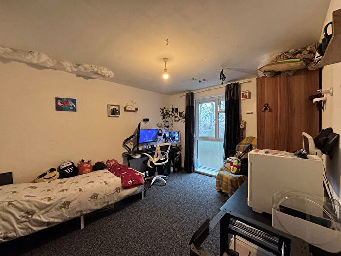 3 Bedroom Semi-Detached House For Sale In Doddington, Telford, TF3 - Photo 6