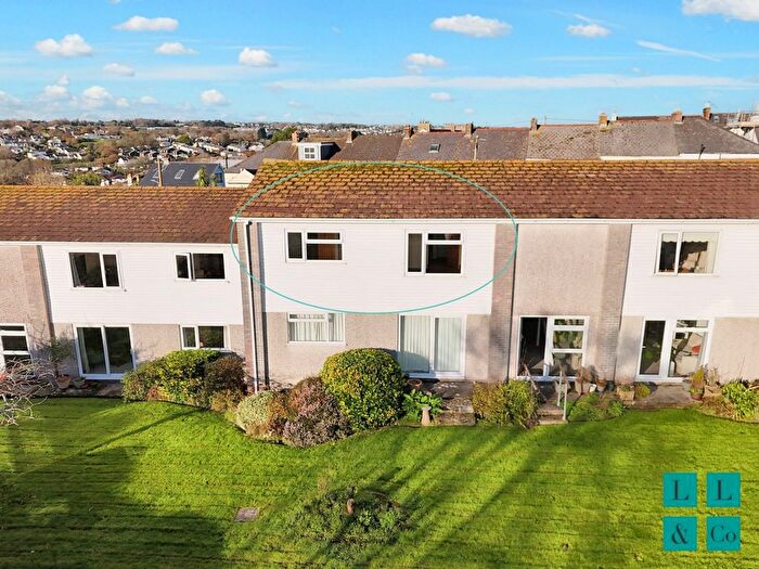 2 Bedroom Flat To Rent In Penmere Court, Falmouth, TR11