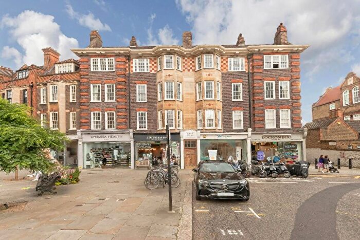 2 Bedroom Apartment To Rent In Kings Road, SW10