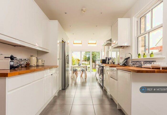 4 Bedroom Semi-Detached House To Rent In Derby Road, Cambridge, CB1