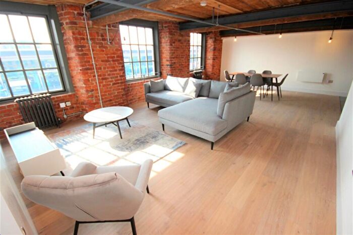 2 Bedroom Apartment To Rent In Avro, Binns Place Manchester, M4