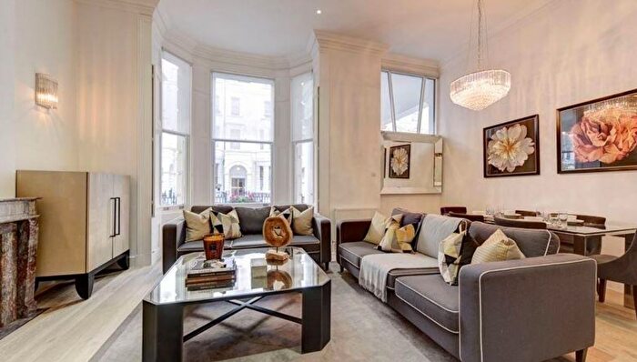 4 Bedroom Flat To Rent In Lexham Gardens, London, W8