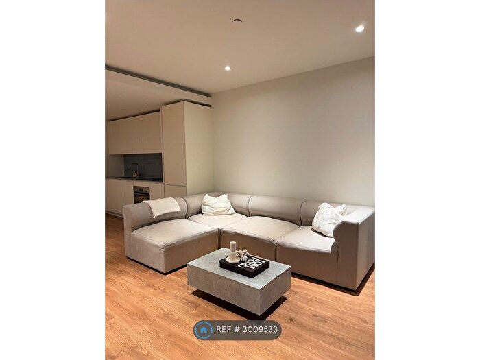 Studio To Rent In Hampton Tower, London, E14