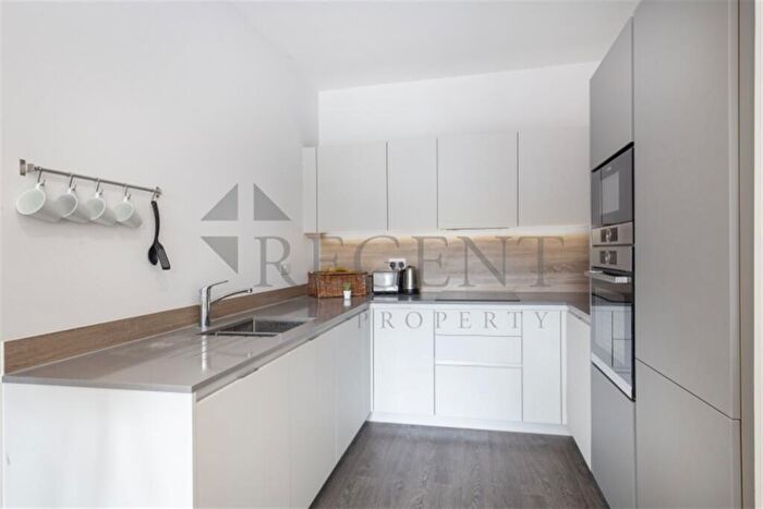 2 Bedroom Apartment To Rent In Hartingtons Court, Coster Avenue, N4