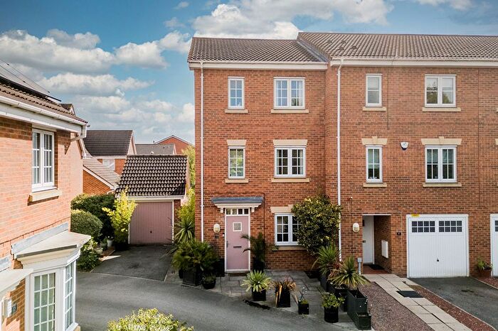 3 Bedroom End Of Terrace House For Sale In Abbots Court, Selby, YO8