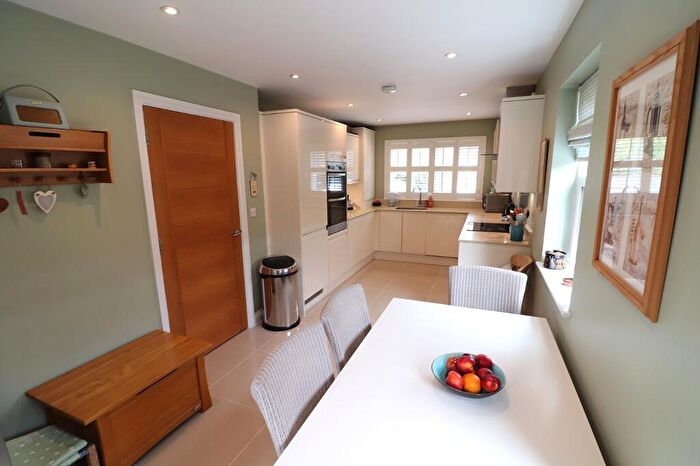 3 Bedroom Detached House For Sale In Sish Lane, Stevenage, Hertfordshire, SG1