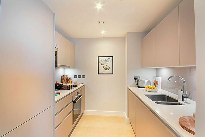 1 Bedroom Flat To Rent In Churchyard Row, Elephant And Castle, London, SE11