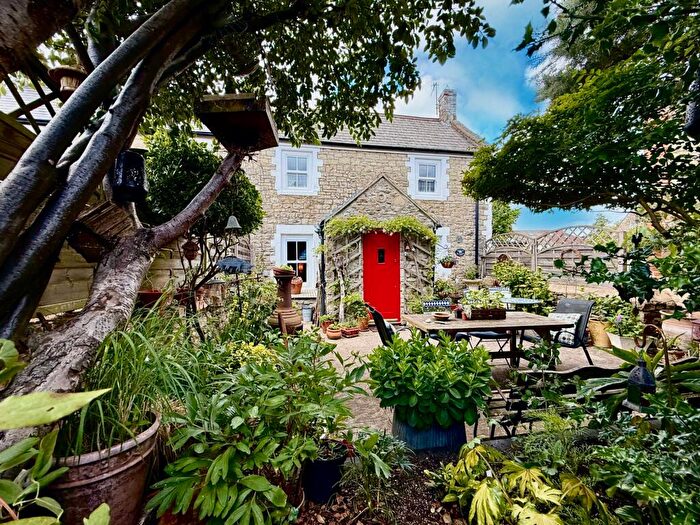 3 Bedroom End Of Terrace House For Sale In South Street, Old Town, Swindon, SN1