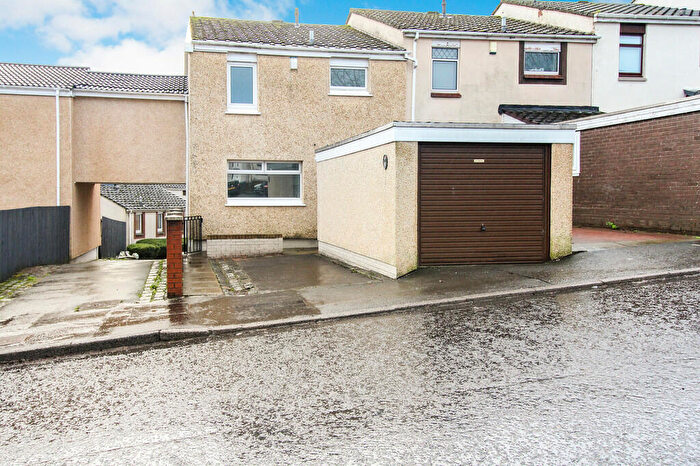 3 Bedroom Terraced House To Rent In Burnhaven, Erskine, PA8