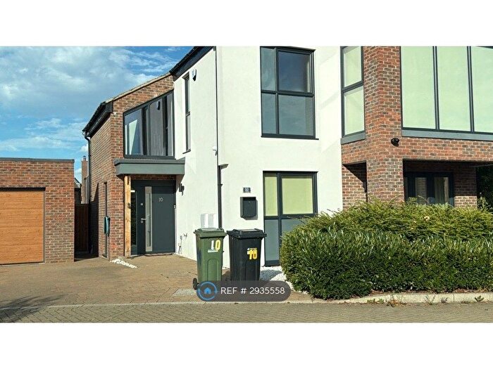 3 Bedroom Detached House To Rent In Ferranti Place, Milton Keynes, MK10