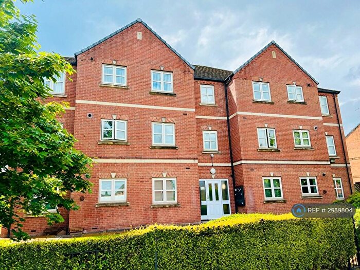 2 Bedroom Flat To Rent In Monk Bretton, Barnsley, S71