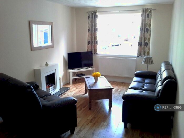 2 Bedroom Flat To Rent In Hawthornden Place, Edinburgh, EH7