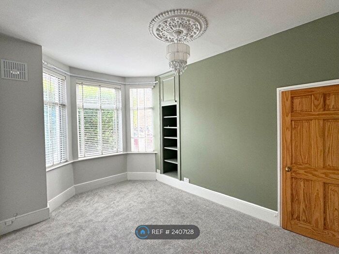 1 Bedroom Flat To Rent In Oaklands Road, London, W7