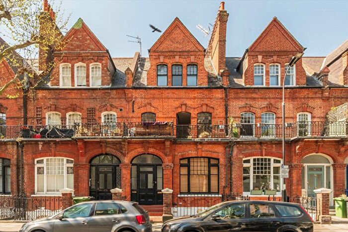 2 Bedroom Flat For Sale In Vereker Road, West Kensington, W14