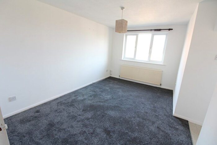 1 Bedroom Flat To Rent In Isabella Close, London, N14