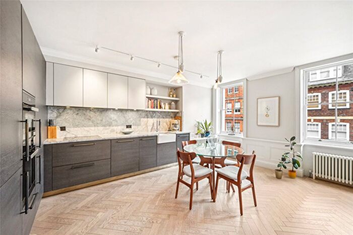 2 Bedroom Flat To Rent In Portland Chambers, Great Titchfield Street, Fitzrovia, London, W1W