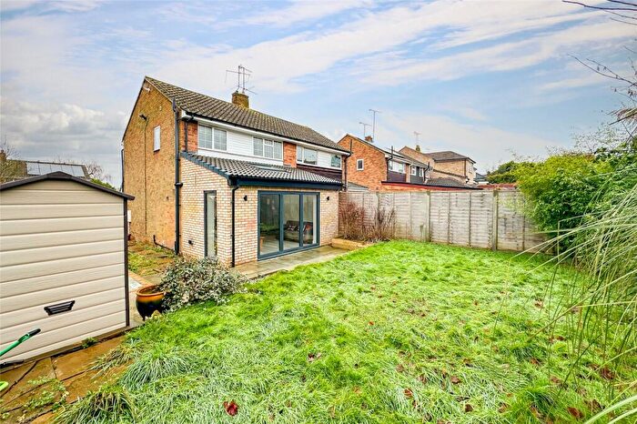 3 Bedroom Semi-Detached House For Sale In Windmill Avenue, St. Albans, Hertfordshire, AL4