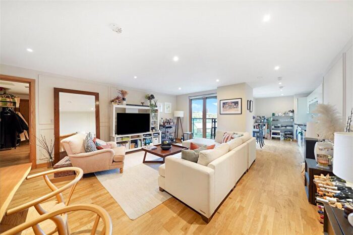 2 Bedroom Apartment For Sale In Wick Lane, London, E3