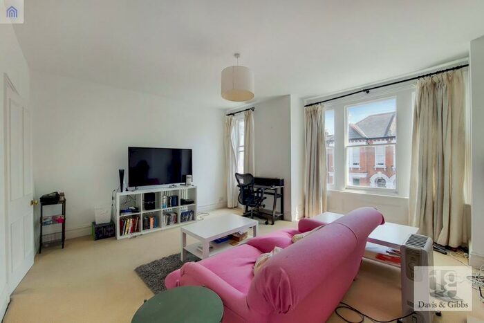 2 Bedroom Flat To Rent In Gosberton Road, London, SW12