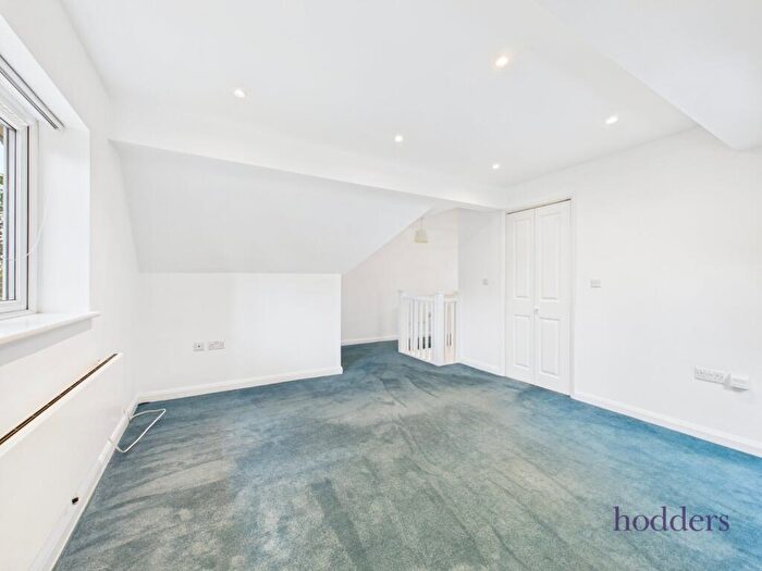 2 Bedroom Apartment To Rent In Surrey, KT16