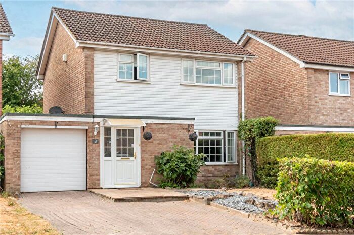 3 Bedroom Link Detached House For Sale In Bunkers Hill, Newbury, Berkshire, RG14