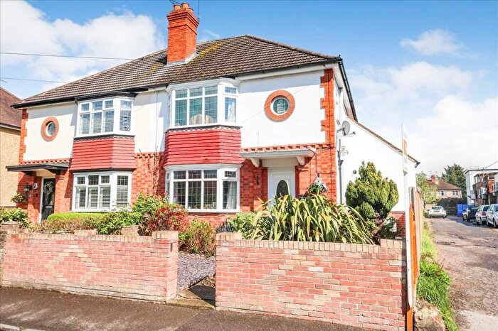 3 Bedroom Semi-Detached House For Sale In Ray Street, Maidenhead, SL6