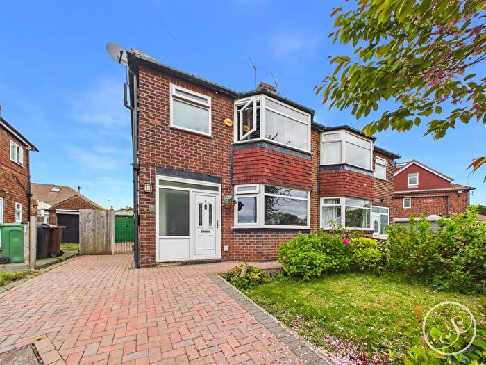 3 Bedroom Semi Detached House For Sale In Kelmscott Crescent, Leeds, LS15