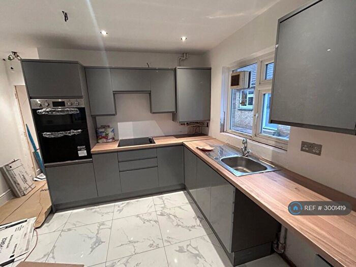 3 Bedroom Bungalow To Rent In Windermere Crescent, Worthing, BN12
