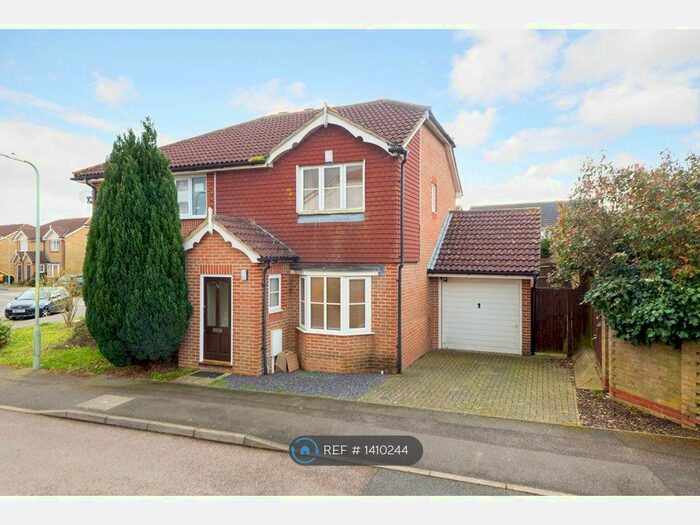 3 Bedroom Semi-Detached House To Rent In Saw Lodge Field, Kingsnorth, Ashford, TN23