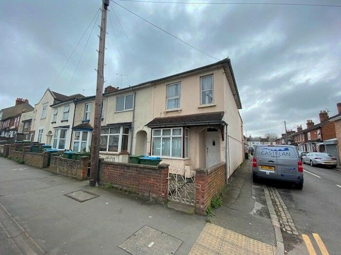 1 Bedroom Maisonette To Rent In Townsend Piece, Bicester Road, Aylesbury, HP19