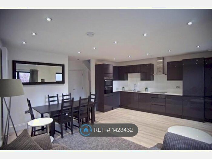 2 Bedroom Semi-Detached House To Rent In Spa Road, London, SE16