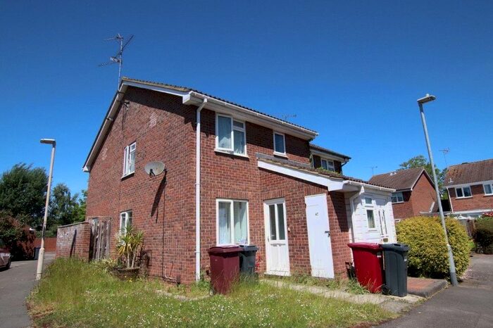 1 Bedroom Maisonette To Rent In The Willows, Caversham, Reading RG4