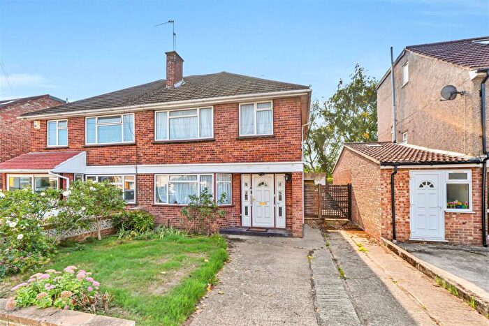 3 Bedroom Semi-Detached House For Sale In Grasmere Avenue, Slough, SL2