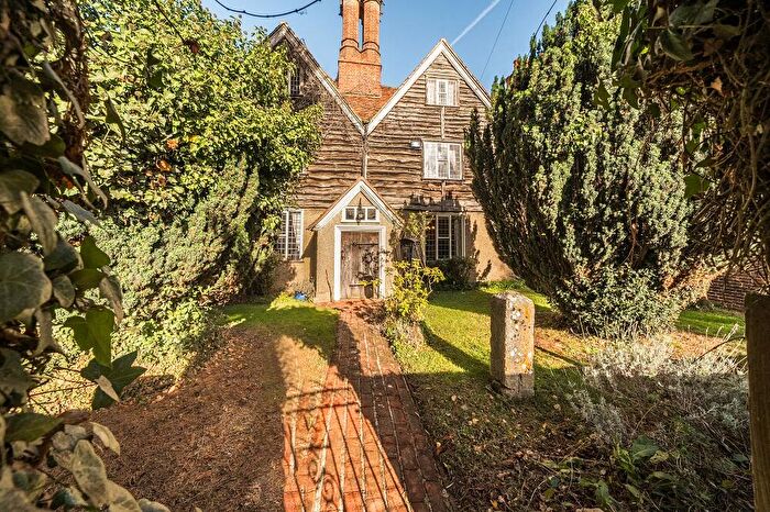 7 Bedroom Detached House For Sale In Warren House Road, Wokingham, Berkshire, RG40