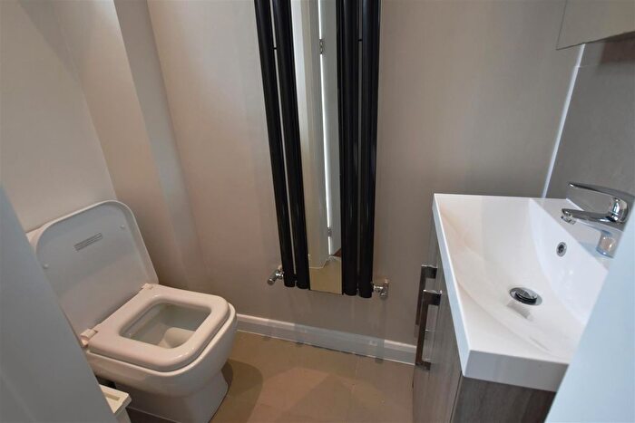 4 Bedroom Property To Rent In The Corner, Grange Road, W5