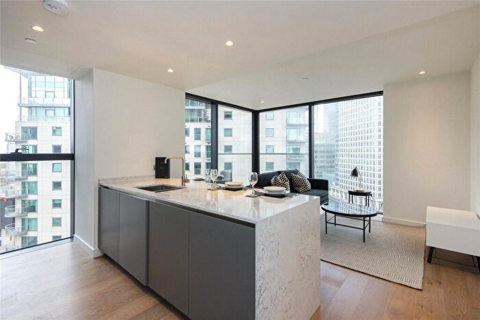 1 Bedroom Flat To Rent In Hampton Tower, South Quay Plaza, Marsh Wall, E14