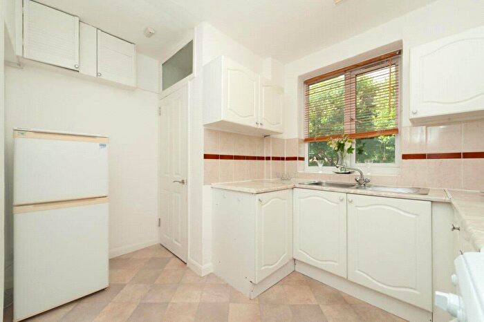 2 Bedroom Apartment To Rent In Wilton Road, Muswell Hill, London, N10