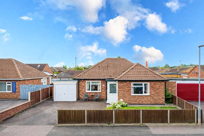 3 Bedroom Bungalow For Sale In Huntingdon Gardens, Market Harborough, LE16