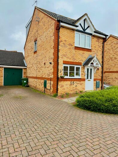 4 Bedroom Town House To Rent In Thorpeness Croft, Tattenhoe, Milton Keynes, MK4