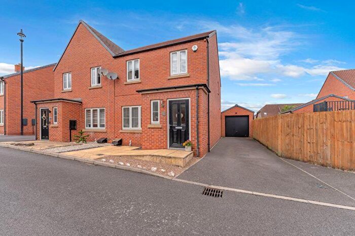 3 Bedroom Semi-Detached House For Sale In Peterson Drive, New Waltham, DN36