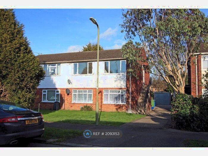 2 Bedroom Flat To Rent In Beta Road, Farnborough, GU14