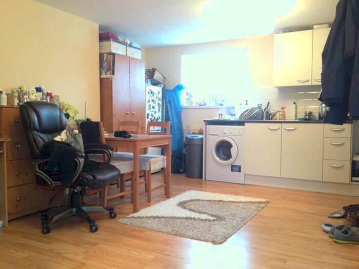 Studio To Rent In Park View Road, Tottenham Hale, N17