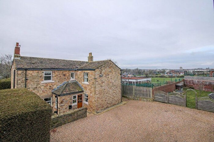 3 Bedroom Farmhouse For Sale In High Street, Ossett, WF5