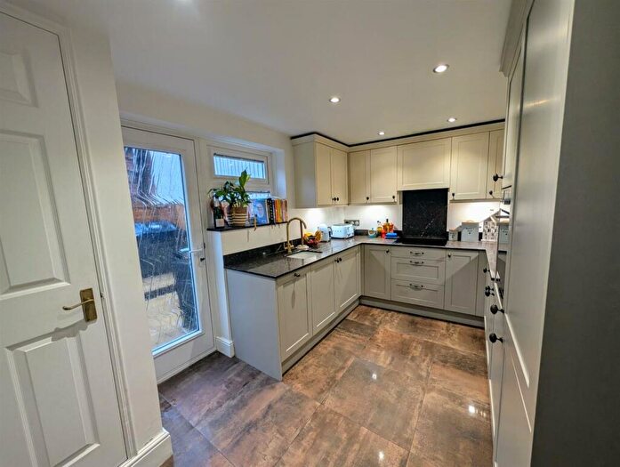 3 Bedroom Terraced House For Sale In Barnby Gate Newark, NG24