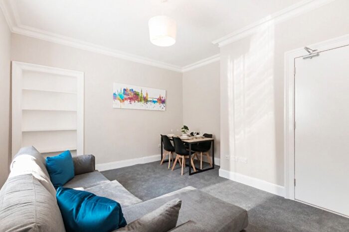 2 Bedroom Flat To Rent In Upper Grove Place, Fountainbridge, Edinburgh, EH3